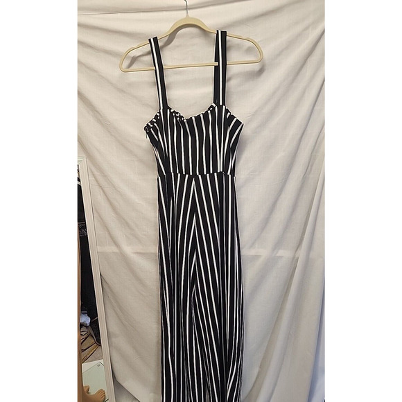 J Justify Jumpsuit Women's Large Black White Striped Stretchy Strapless Modern! - Picture 8 of 9